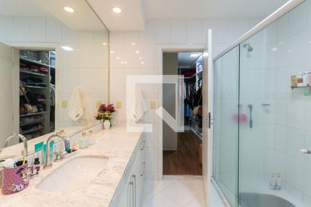 Casa à venda com 200m², 3 quartos e 4 vagasBanheiro Suíte