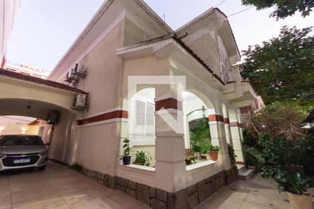 Casa à venda com 200m², 3 quartos e 4 vagasFachada