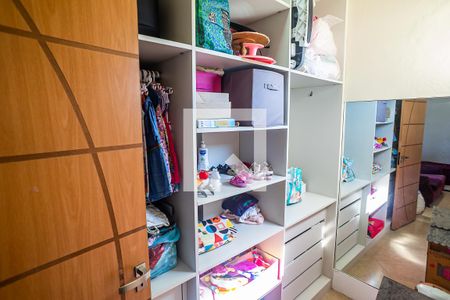 Casa à venda com 390m², 5 quartos e 4 vagasQuarto 2 suite - closet