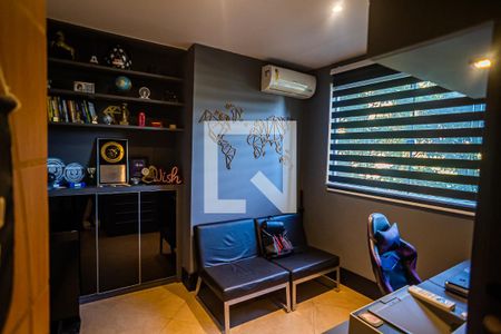 Casa à venda com 390m², 5 quartos e 4 vagasEscritório