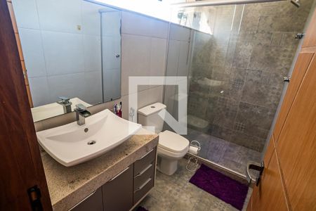 Casa à venda com 390m², 5 quartos e 4 vagasQuarto 2 suite - banheiro