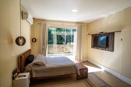 Casa à venda com 390m², 5 quartos e 4 vagasQuarto Suíte Master