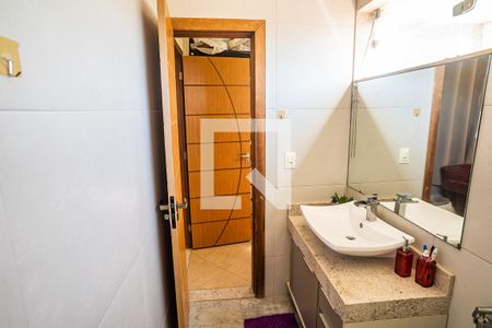 Casa à venda com 390m², 5 quartos e 4 vagasQuarto 2 suite - banheiro