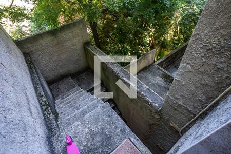 Casa à venda com 390m², 5 quartos e 4 vagasÁrea de Serviço saida