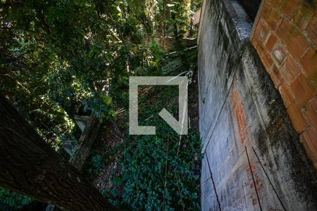 Casa à venda com 390m², 5 quartos e 4 vagasLimitação do terreno da casa