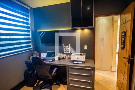 Casa à venda com 390m², 5 quartos e 4 vagasEscritório