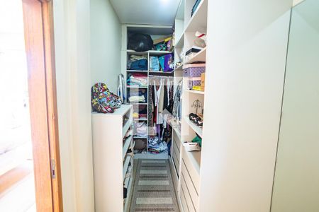 Casa à venda com 390m², 5 quartos e 4 vagasQuarto Suíte Master -Closet