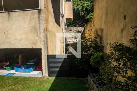 Casa à venda com 390m², 5 quartos e 4 vagasQuintal