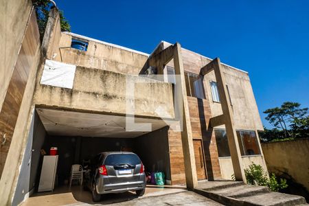 Casa à venda com 390m², 5 quartos e 4 vagasEntrada da casa