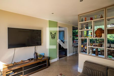 Casa à venda com 390m², 5 quartos e 4 vagasSala divisória com sala de estar