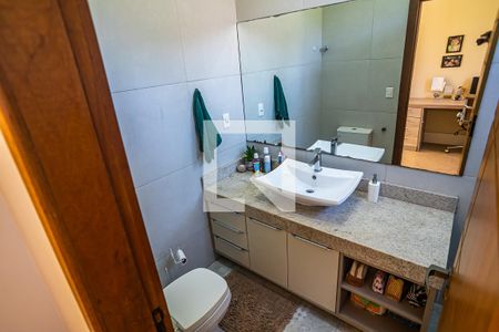 Casa à venda com 390m², 5 quartos e 4 vagasQuarto Suíte Master - banheiro