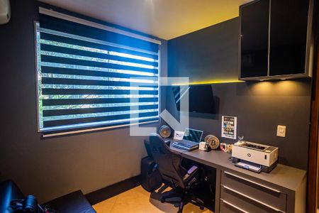 Casa à venda com 390m², 5 quartos e 4 vagasEscritório