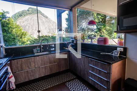 Casa à venda com 390m², 5 quartos e 4 vagasCozinha