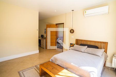 Casa à venda com 390m², 5 quartos e 4 vagasQuarto Suíte Master