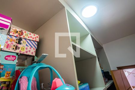 Casa à venda com 390m², 5 quartos e 4 vagasQuarto 3 suite - closet