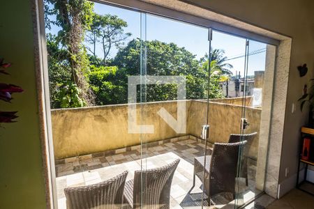 Casa à venda com 390m², 5 quartos e 4 vagasSala de estar -varanda