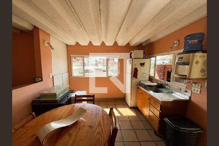 Casa à venda com 316m², 6 quartos e 5 vagas Casa à venda com 316m², 6 quartos e 5 vagasSalão