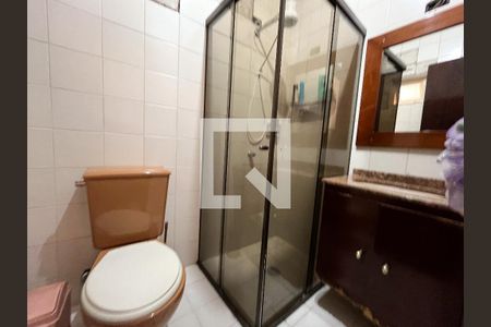Casa à venda com 316m², 6 quartos e 5 vagas Casa à venda com 316m², 6 quartos e 5 vagasBanheiro da Suíte 2