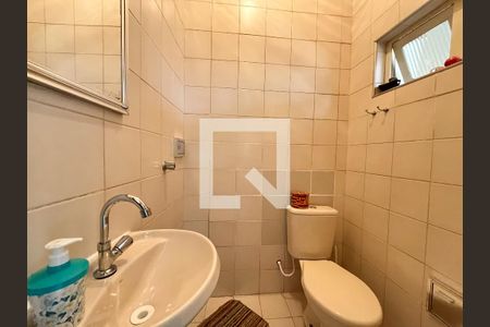 Casa à venda com 316m², 6 quartos e 5 vagas Casa à venda com 316m², 6 quartos e 5 vagasLavabo