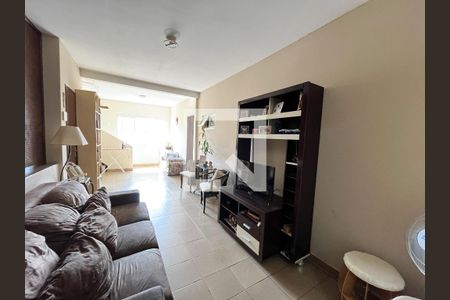 Casa à venda com 316m², 6 quartos e 5 vagas Casa à venda com 316m², 6 quartos e 5 vagasSala 2