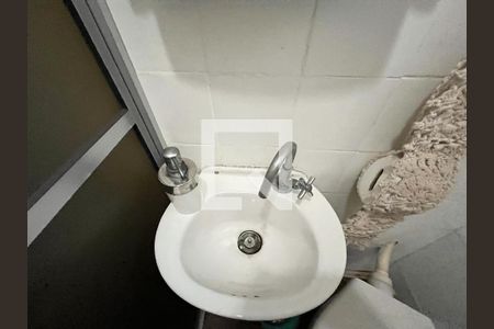 Casa à venda com 316m², 6 quartos e 5 vagas Casa à venda com 316m², 6 quartos e 5 vagasBanheiro do Porão