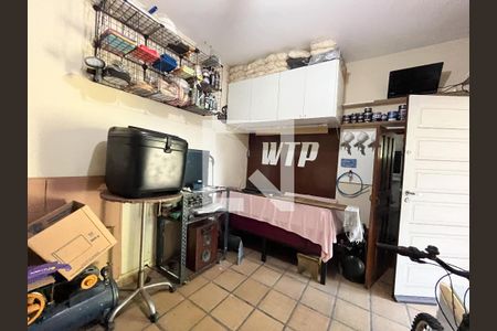 Casa à venda com 316m², 6 quartos e 5 vagas Casa à venda com 316m², 6 quartos e 5 vagasPorão