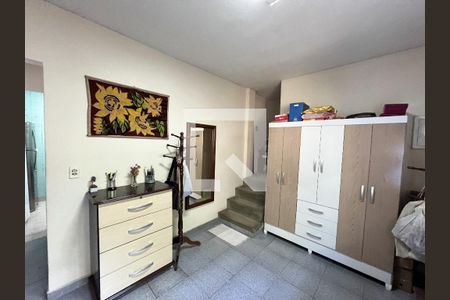 Casa à venda com 316m², 6 quartos e 5 vagas Casa à venda com 316m², 6 quartos e 5 vagasQuarto 4