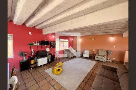 Casa à venda com 316m², 6 quartos e 5 vagas Casa à venda com 316m², 6 quartos e 5 vagasSalão
