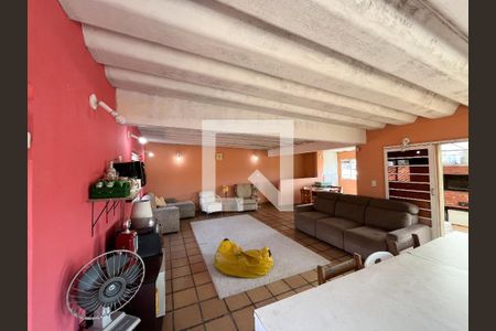 Casa à venda com 316m², 6 quartos e 5 vagas Casa à venda com 316m², 6 quartos e 5 vagasSalão