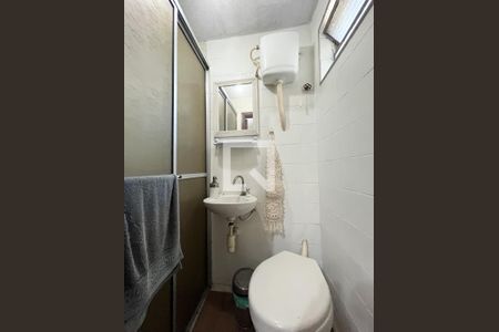 Casa à venda com 316m², 6 quartos e 5 vagas Casa à venda com 316m², 6 quartos e 5 vagasBanheiro do Porão