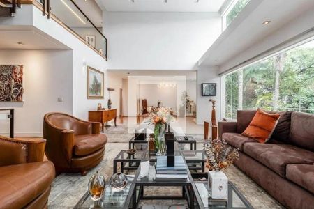 Casa à venda com 454m², 4 quartos e 6 vagas