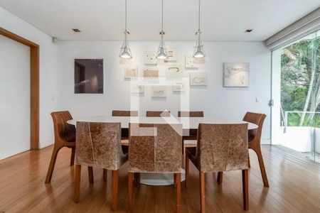 Casa à venda com 454m², 4 quartos e 6 vagas