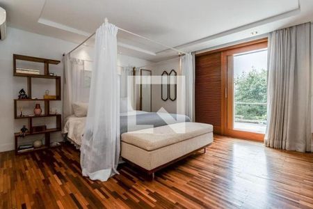 Casa à venda com 454m², 4 quartos e 6 vagas