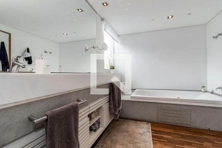 Casa à venda com 454m², 4 quartos e 6 vagas