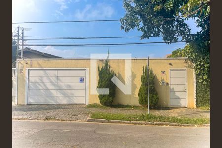 Casa à venda com 420m², 6 quartos e 5 vagas Casa à venda com 420m², 6 quartos e 5 vagasFachada