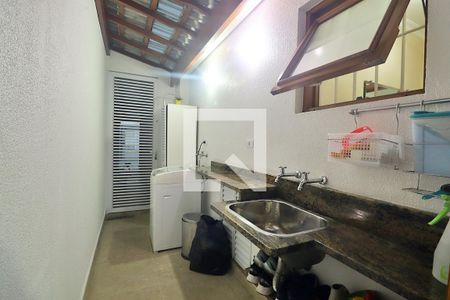 Casa à venda com 230m², 3 quartos e 3 vagasÁrea de Serviço