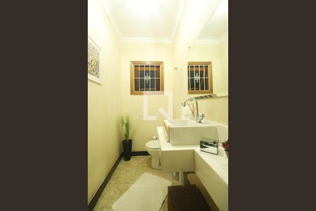 Casa à venda com 230m², 3 quartos e 3 vagasLavabo