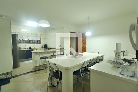 Casa à venda com 230m², 3 quartos e 3 vagasCozinha
