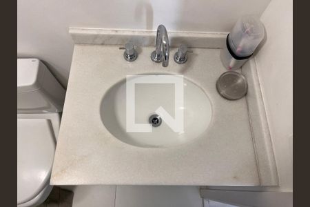 Apartamento à venda com 79m², 2 quartos e 2 vagasBanheiro 1