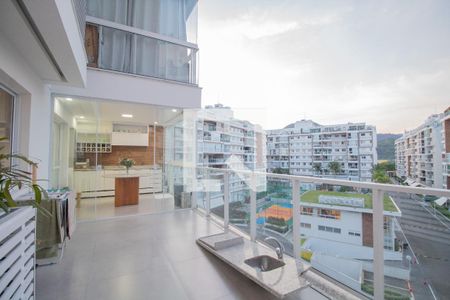 Apartamento à venda com 90m², 2 quartos e 1 vagaVaranda