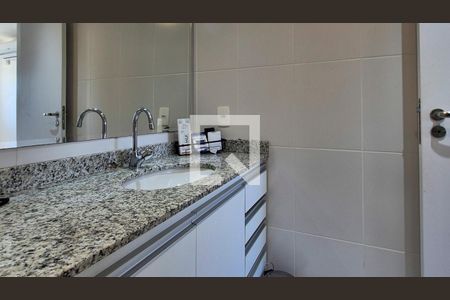 Apartamento à venda com 210m², 4 quartos e 2 vagas Apartamento à venda com 210m², 4 quartos e 2 vagasQuarto 1