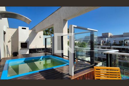 Apartamento à venda com 210m², 4 quartos e 2 vagas Apartamento à venda com 210m², 4 quartos e 2 vagasTerraço