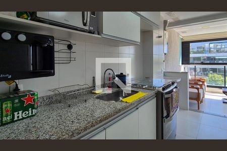 Apartamento à venda com 210m², 4 quartos e 2 vagas Apartamento à venda com 210m², 4 quartos e 2 vagasCozinha