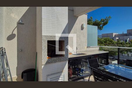 Apartamento à venda com 210m², 4 quartos e 2 vagas Apartamento à venda com 210m², 4 quartos e 2 vagasTerraço