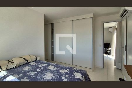 Apartamento à venda com 210m², 4 quartos e 2 vagas Apartamento à venda com 210m², 4 quartos e 2 vagasSuíte