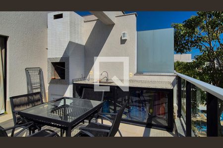 Apartamento à venda com 210m², 4 quartos e 2 vagas Apartamento à venda com 210m², 4 quartos e 2 vagasTerraço