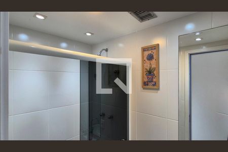 Apartamento à venda com 210m², 4 quartos e 2 vagas Apartamento à venda com 210m², 4 quartos e 2 vagasBanheiro 2