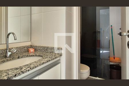 Apartamento à venda com 210m², 4 quartos e 2 vagas Apartamento à venda com 210m², 4 quartos e 2 vagasBanheiro