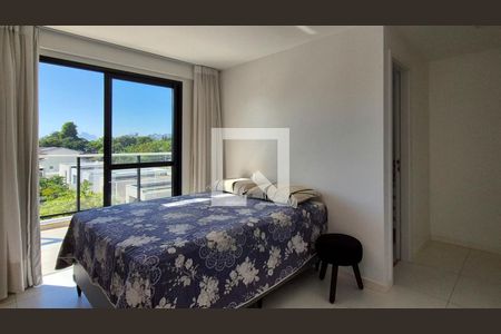 Apartamento à venda com 210m², 4 quartos e 2 vagas Apartamento à venda com 210m², 4 quartos e 2 vagasSuíte