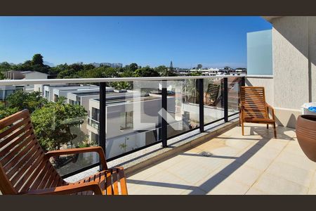 Apartamento à venda com 210m², 4 quartos e 2 vagas Apartamento à venda com 210m², 4 quartos e 2 vagasTerraço